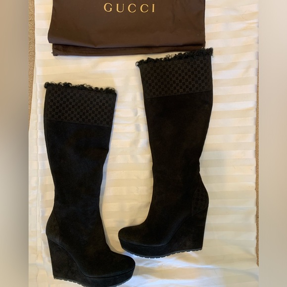 NEW! GUCCI LOGO NERO SUEDE WEDGE BOOTS! ❤️ - Picture 7 of 16